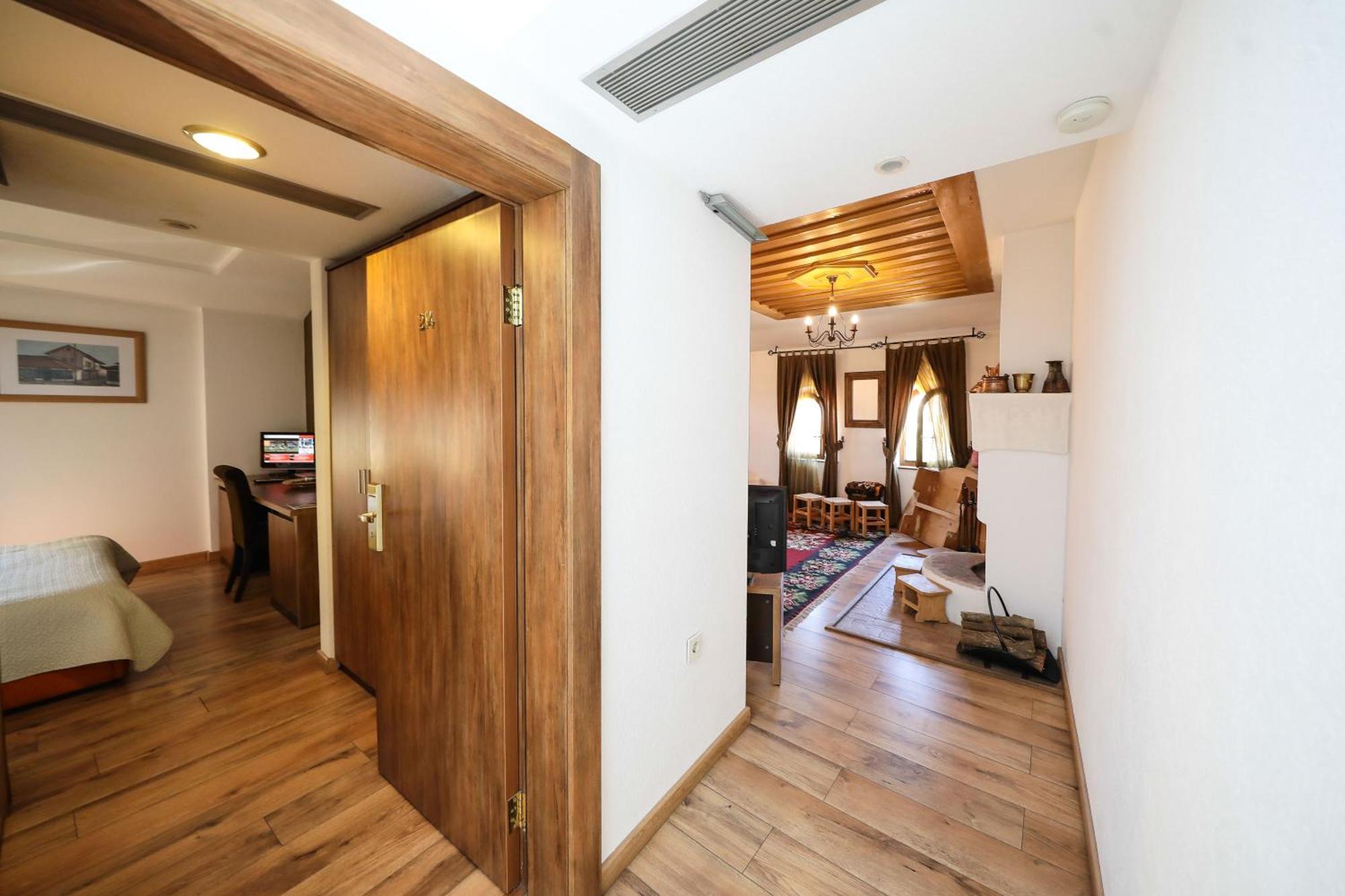 Hotel Carshia E Jupave Gjakova Exteriér fotografie