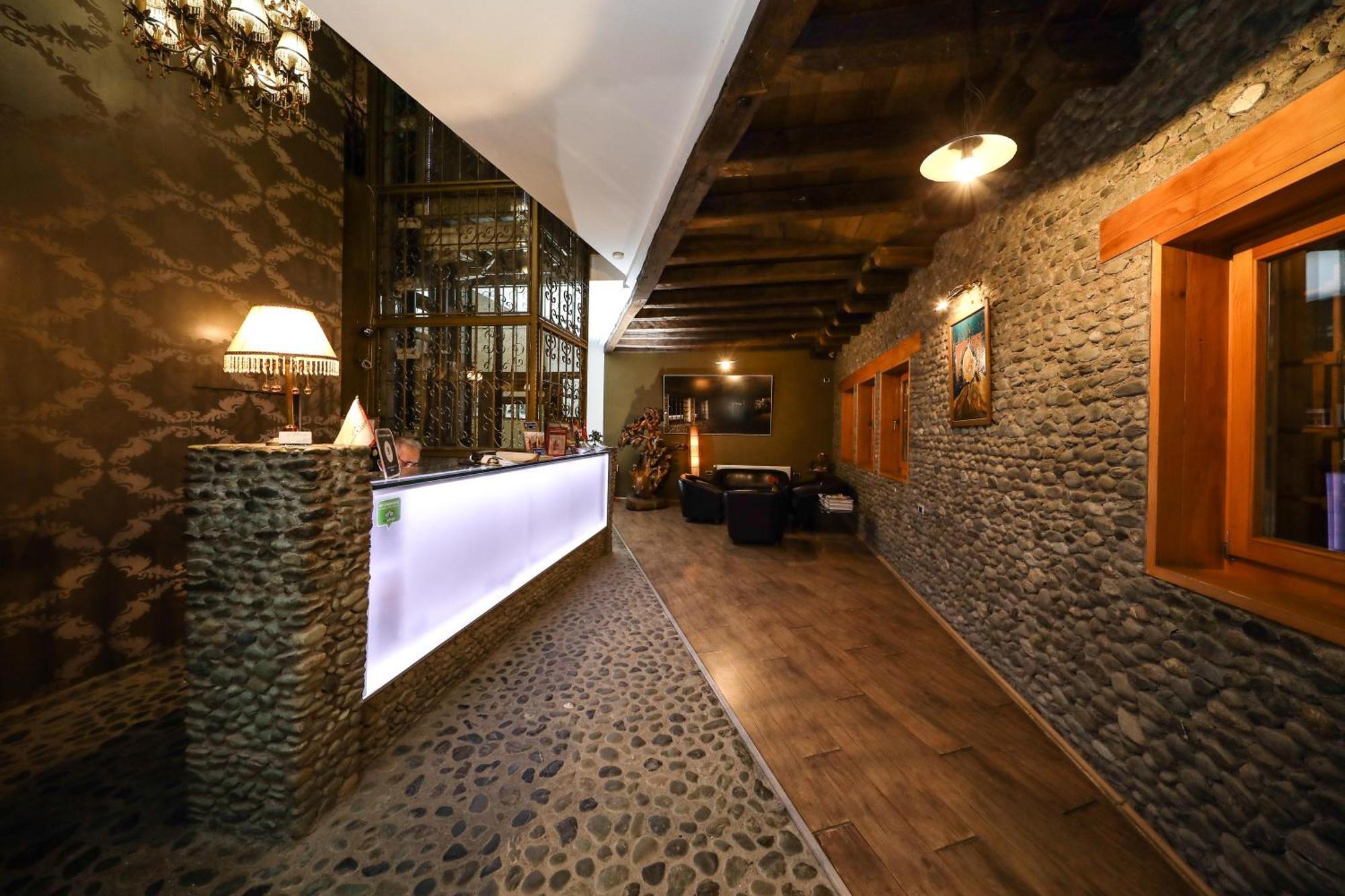 Hotel Carshia E Jupave Gjakova Exteriér fotografie